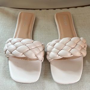 Cream colored sandal slides by Top Moda size 8 1/2